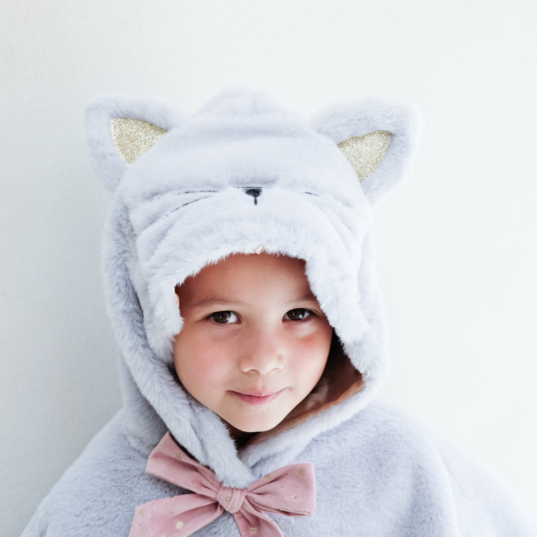 Mimi and Lula. Cat Dress-up.