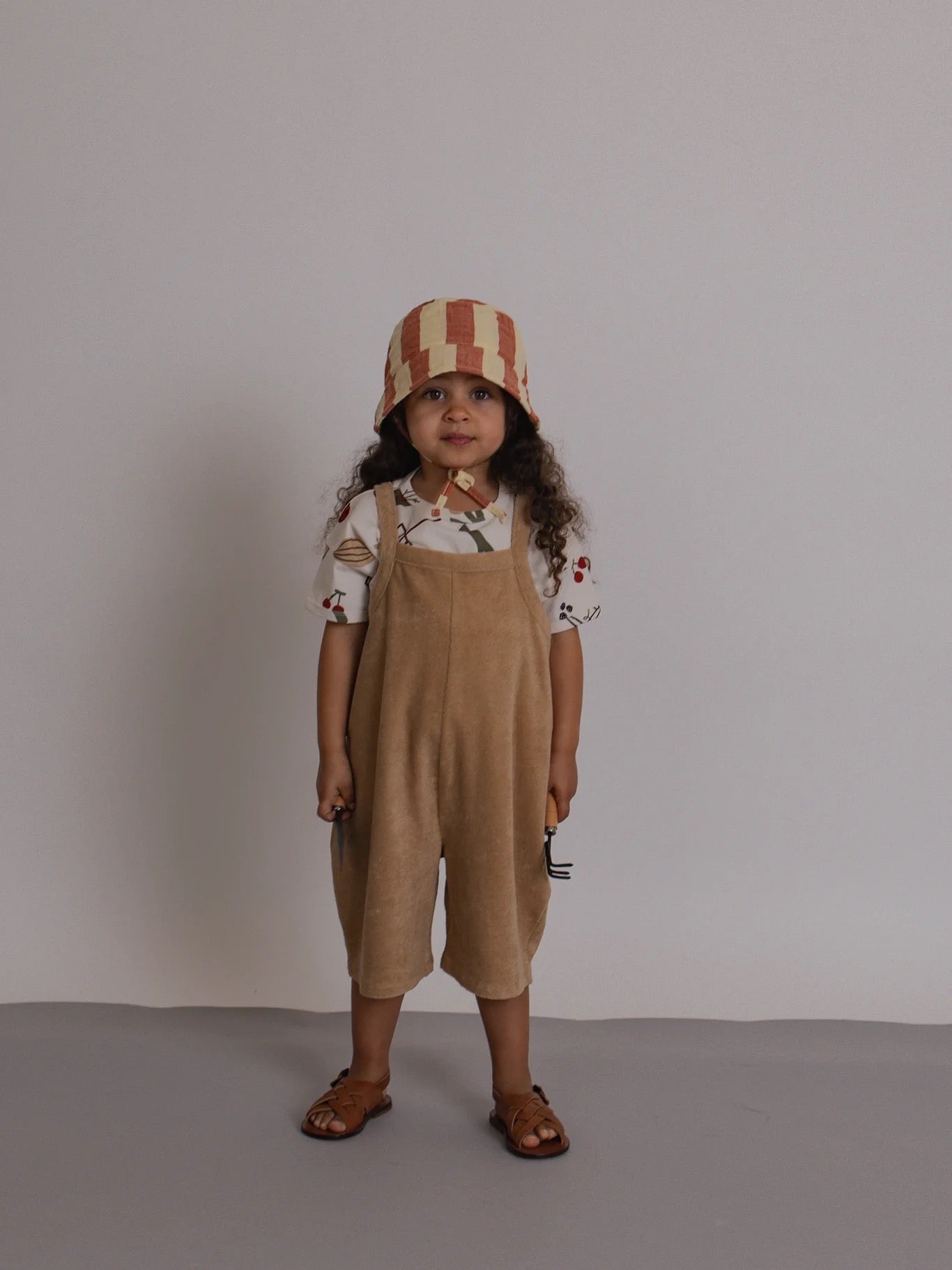 Organic Zoo. Wheat Terry Cropped Dungarees.