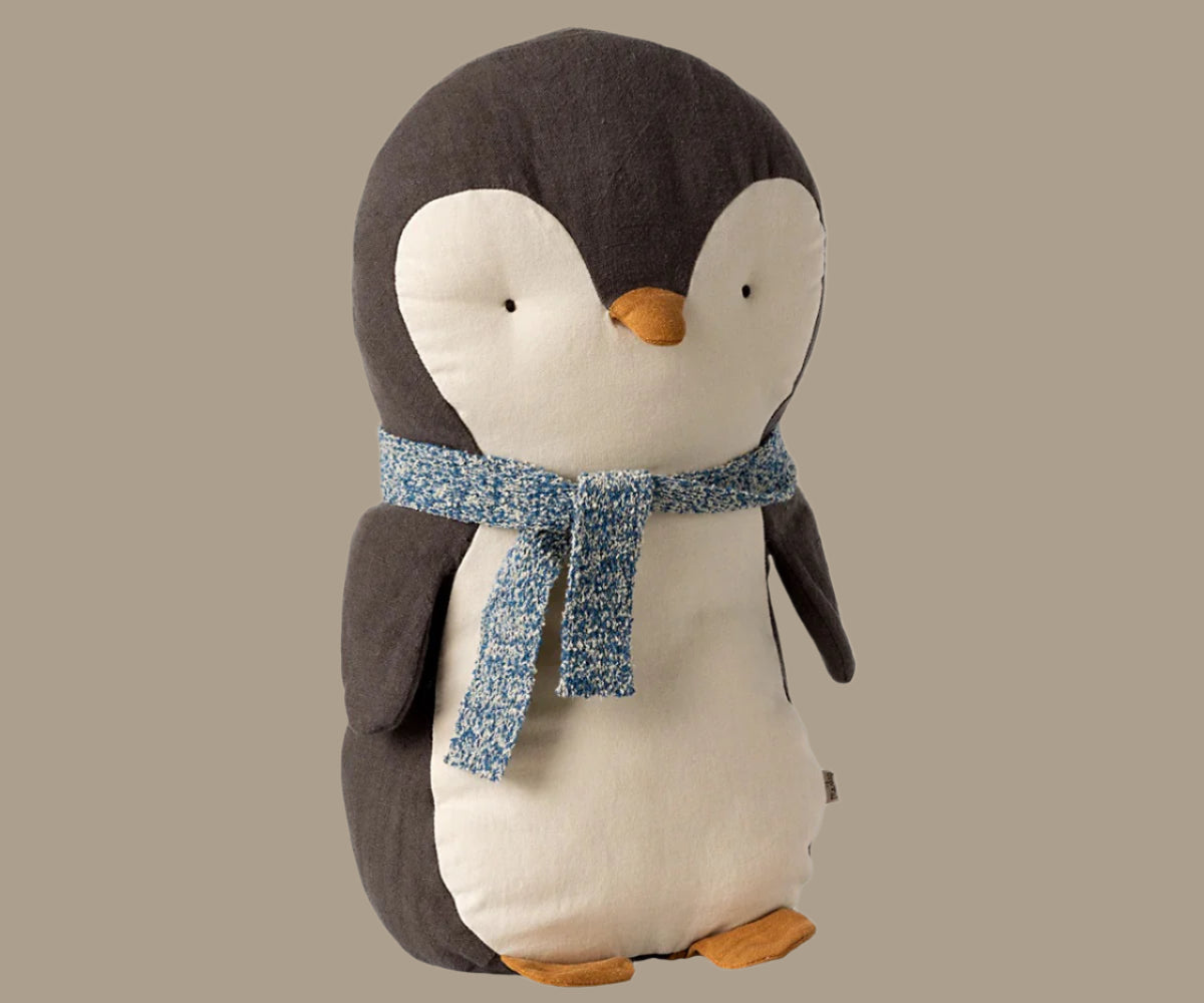 Maileg - Penguin with scarf.