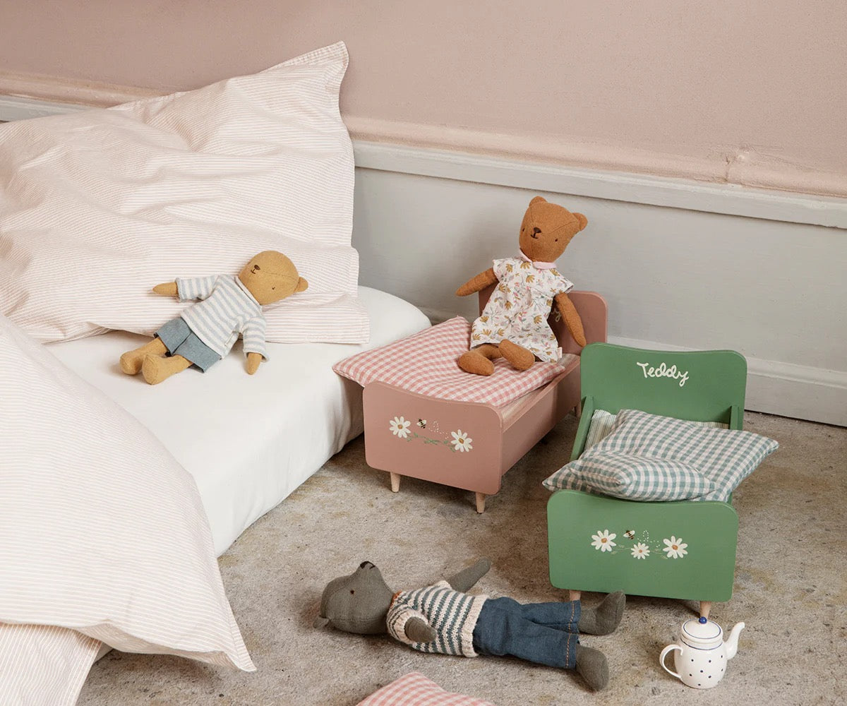 Maileg wooden bed. Teddy Mum - Rose colour.