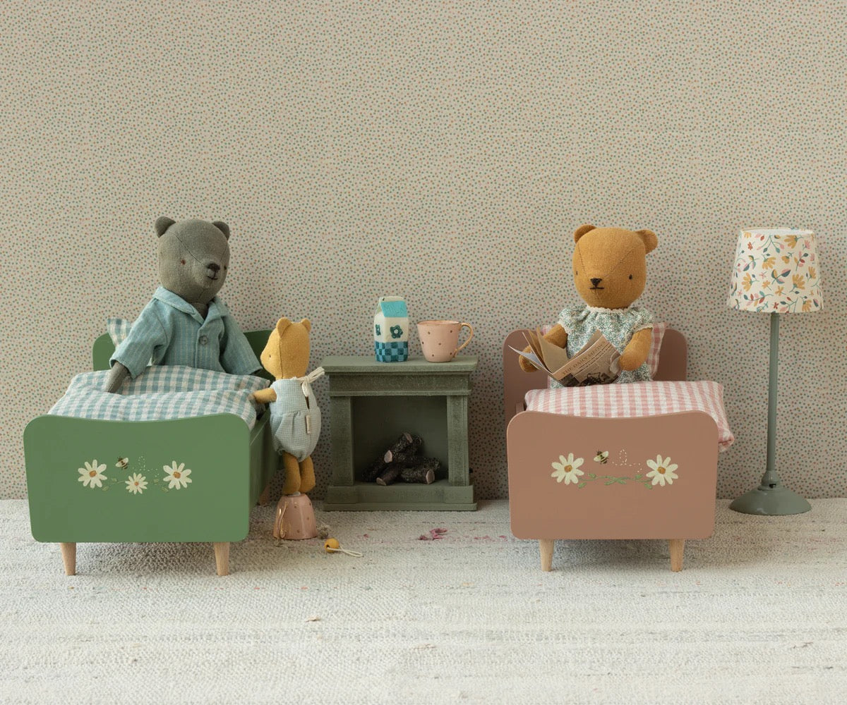 Maileg wooden bed. Teddy Mum - Rose colour.