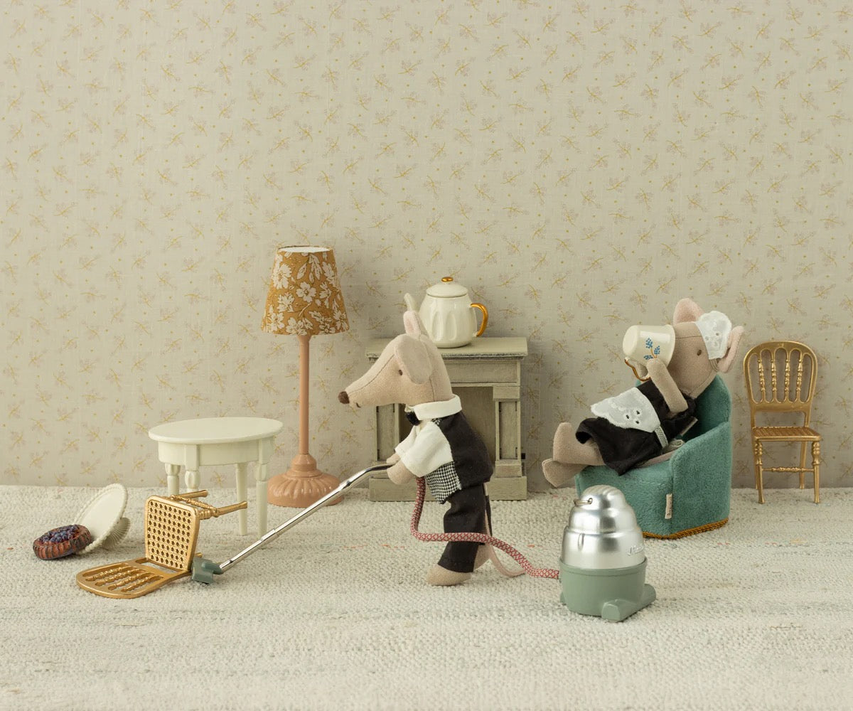 MAILEG - WAITER MOUSE.
