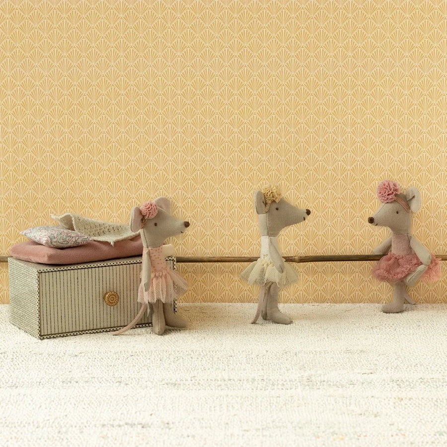 Maileg Little Sister ballerina mouse.
