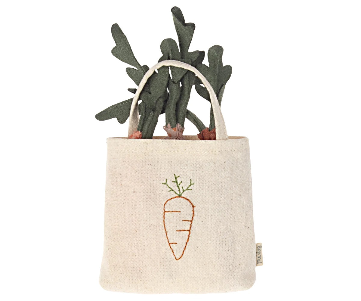 Maileg. Carrots in shopping bag. Miniature.