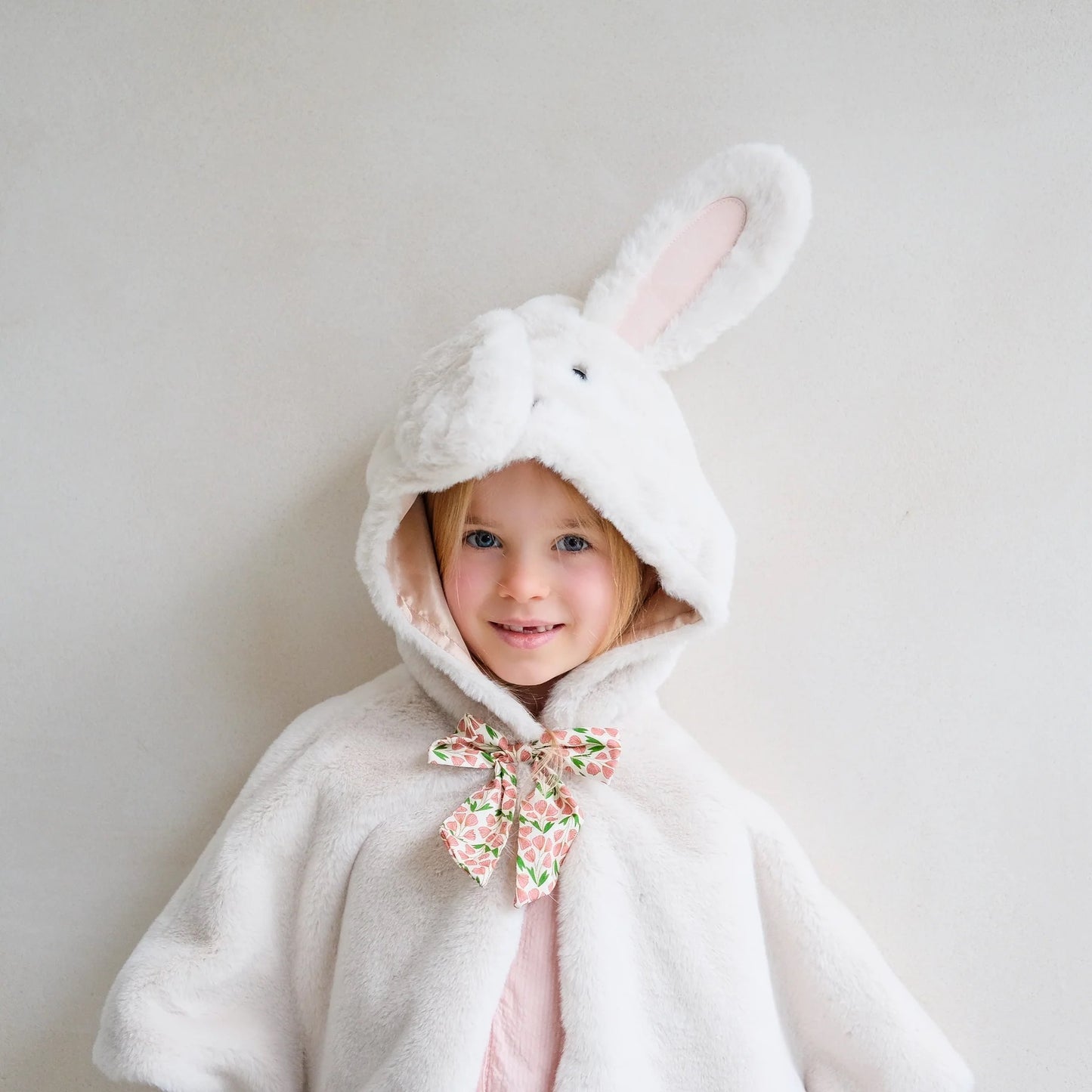 Mimi & Lula. Bunny Cape.