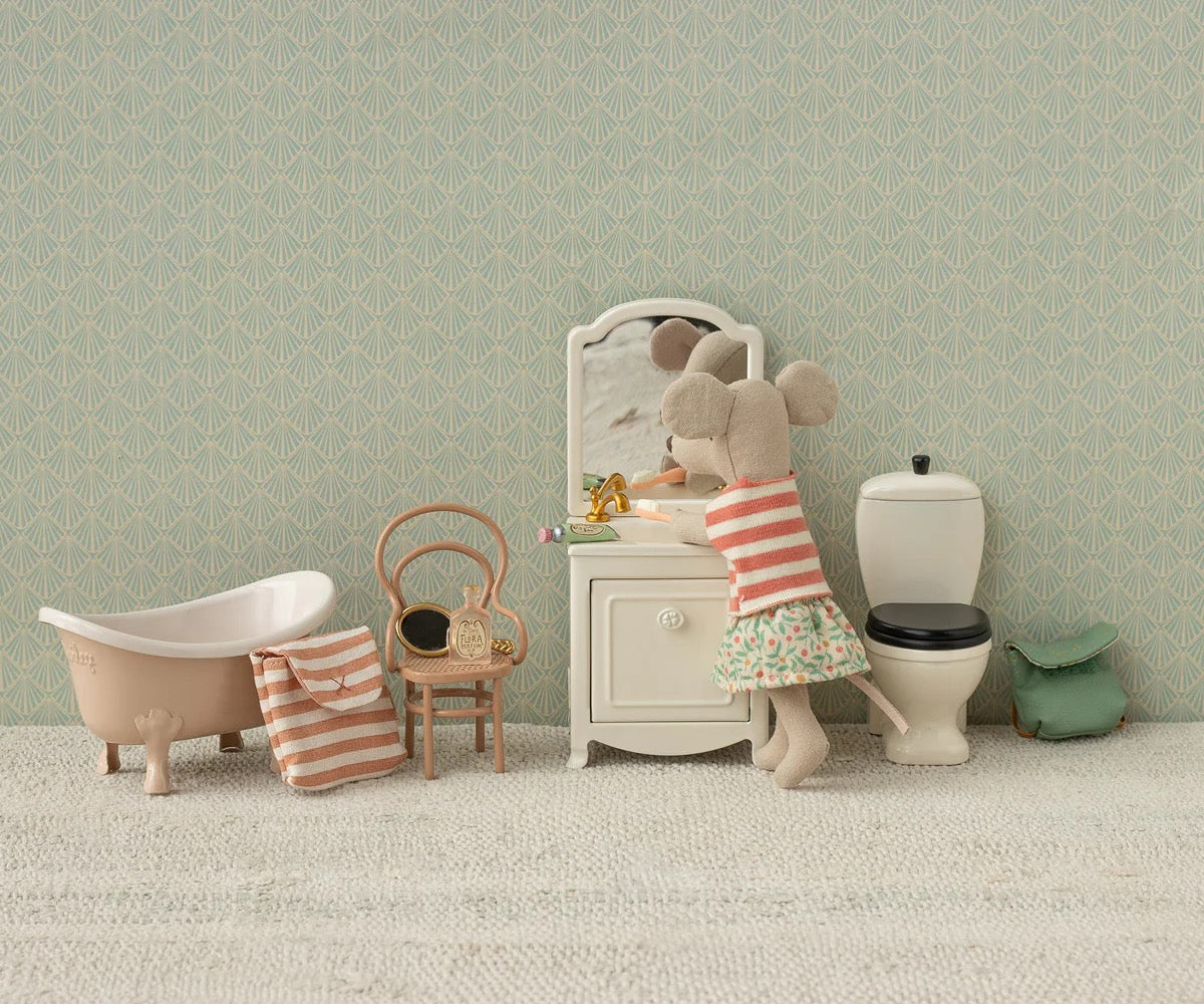 Maileg. Toothbrush set in a bag. Coral stripe.