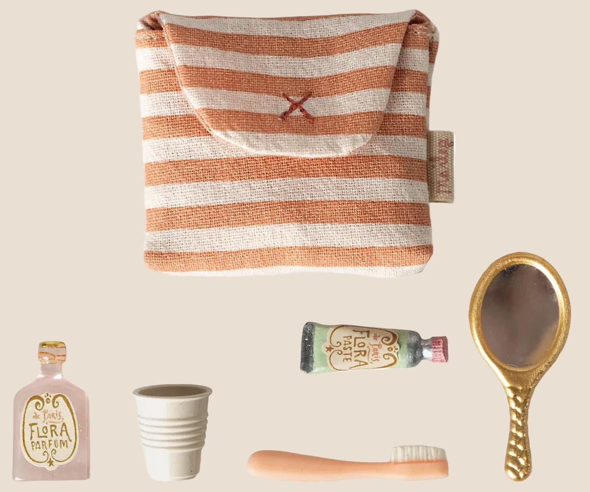 Maileg. Toothbrush set in a bag. Coral stripe.