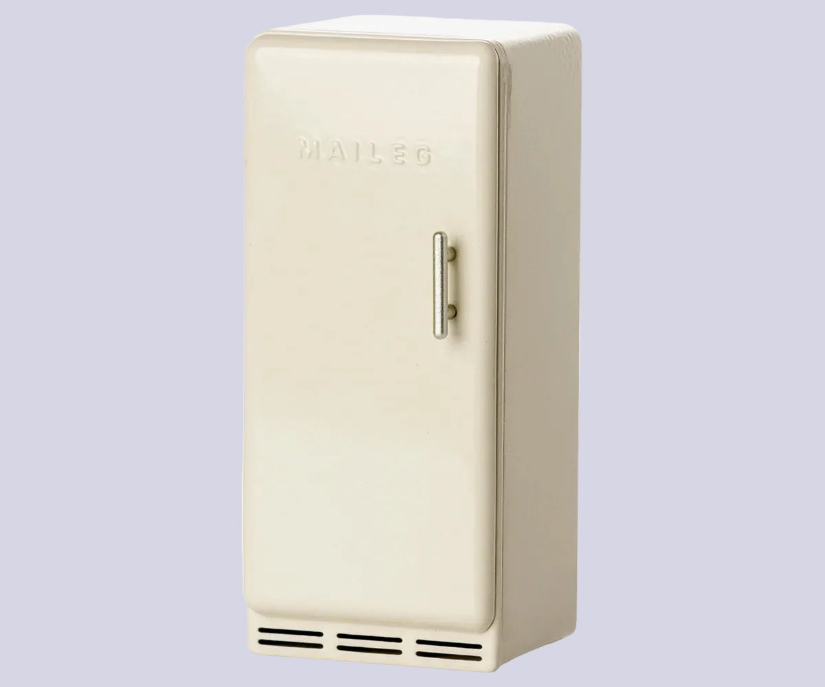 Maileg. Fridge - off-white.
