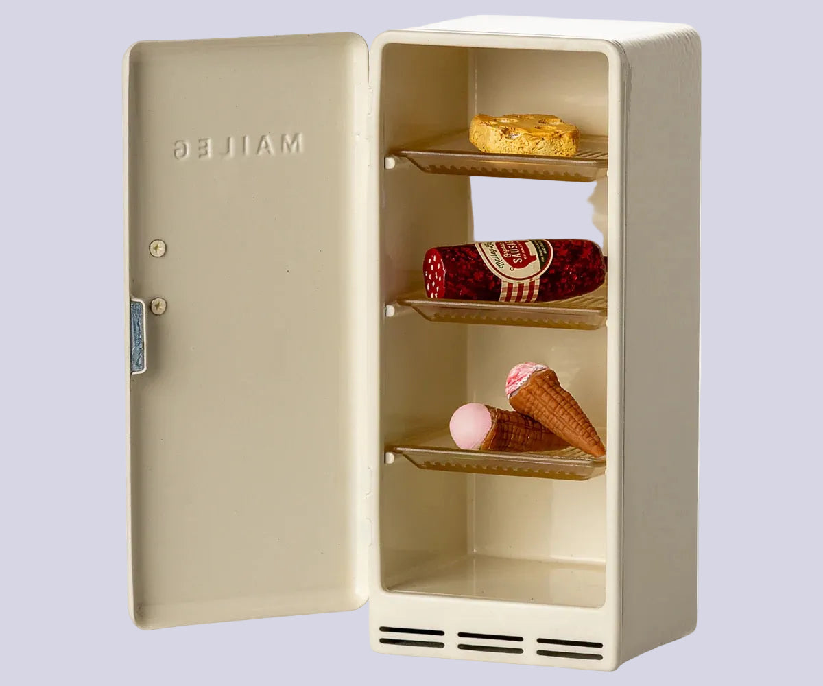 Maileg. Fridge - off-white.