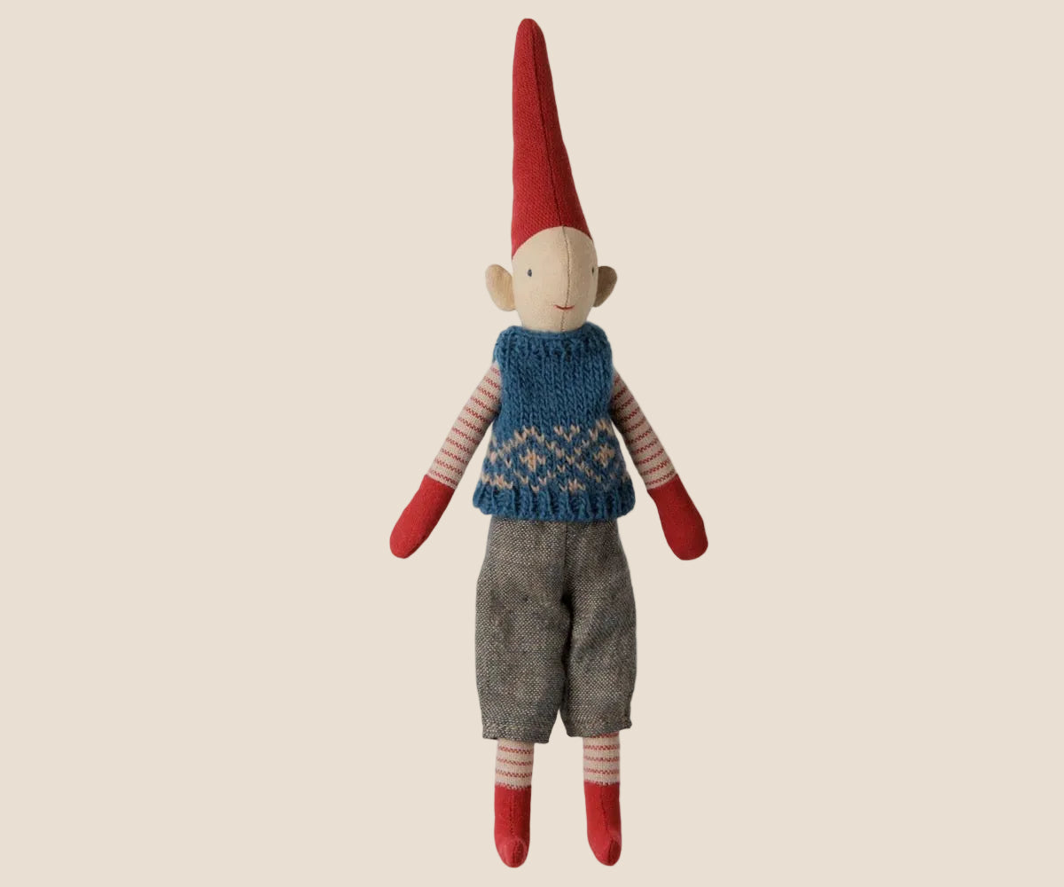 Maileg Pixy size 1 - Boy in blue knitted vest.