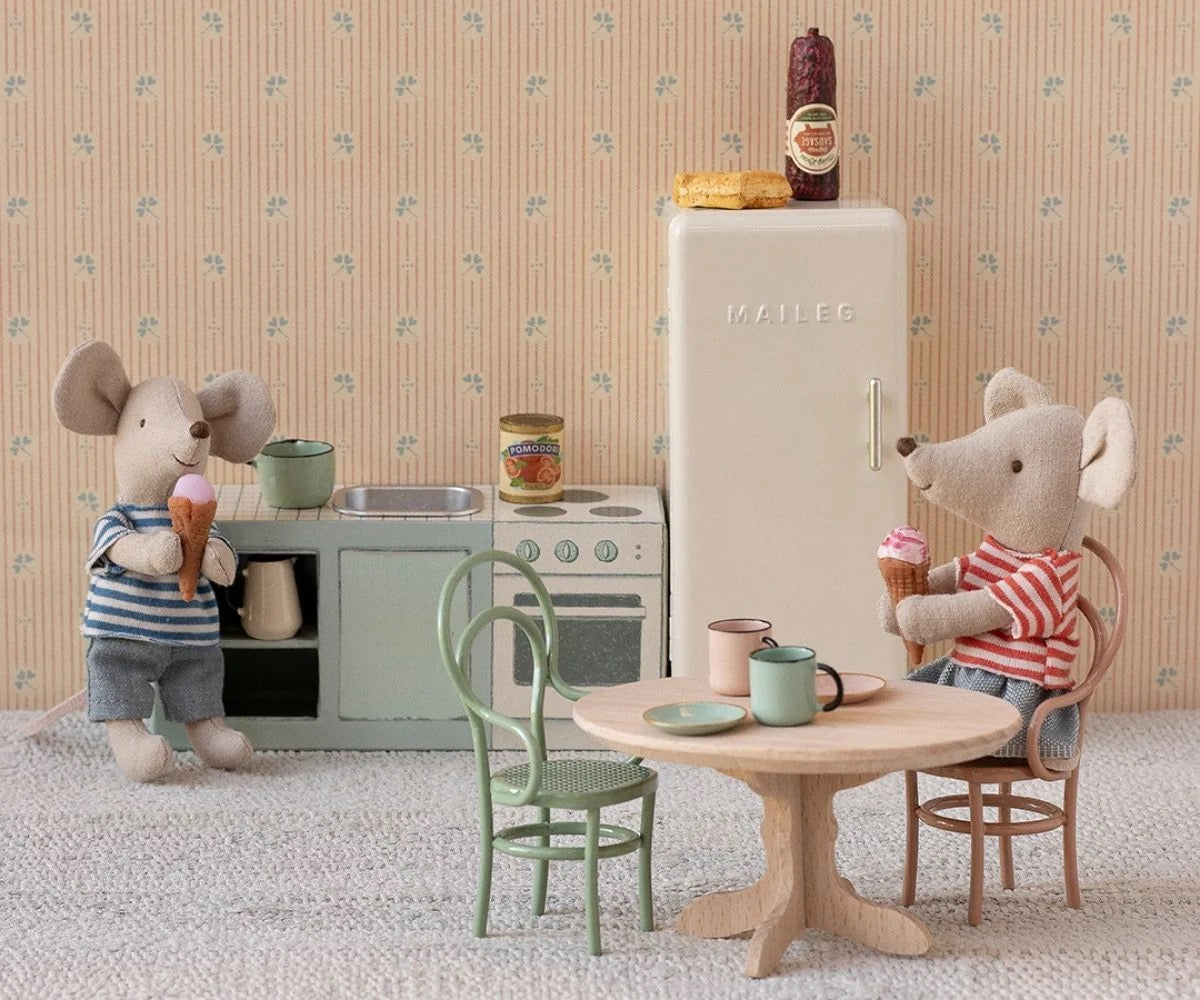 Maileg. Fridge - off-white.