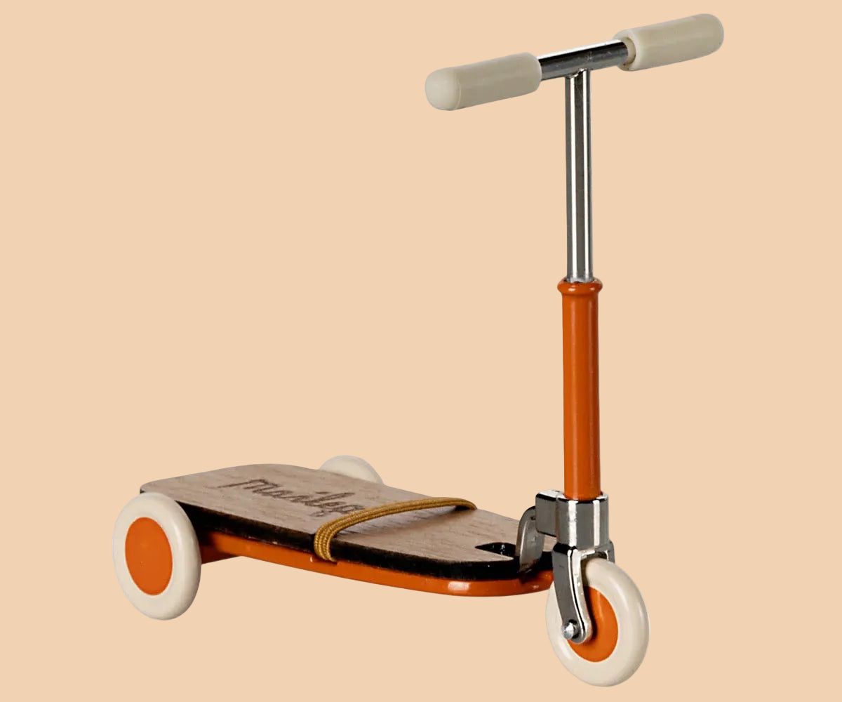 Maileg - Scooter. Orange.