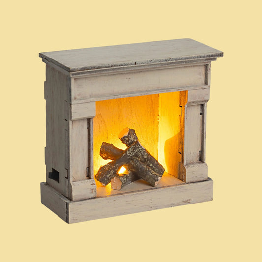 Maileg Fireplace Mouse - Off White